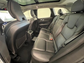 Vehicle image VOLVO XC60 2.0 T8 TE Momentum eAWD