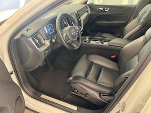 Vehicle image VOLVO XC60 2.0 T8 TE Momentum eAWD