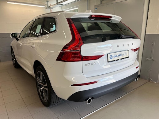 VOLVO XC60 2.0 T8 TE Momentum eAWD 3