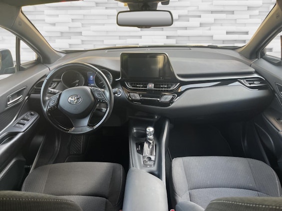 Vehicle image 10