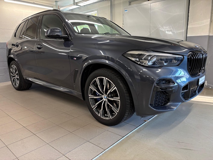 Vehicle image BMW X5