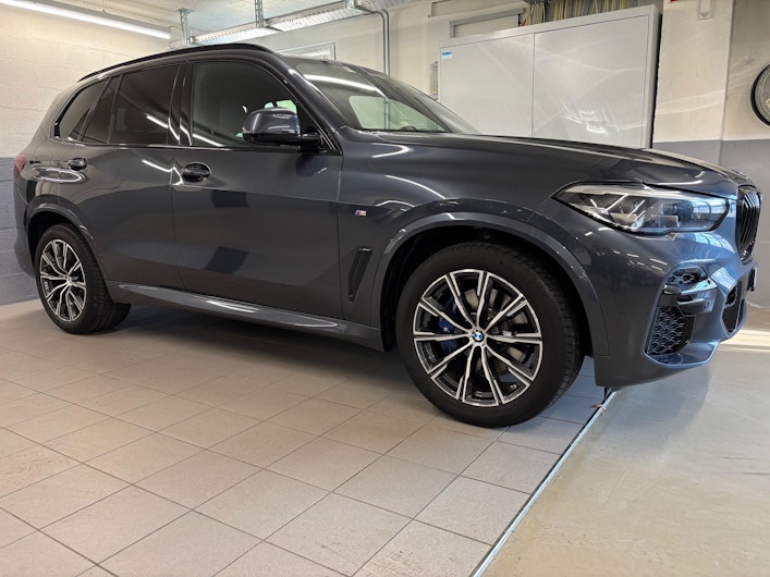 Vehicle image BMW X5