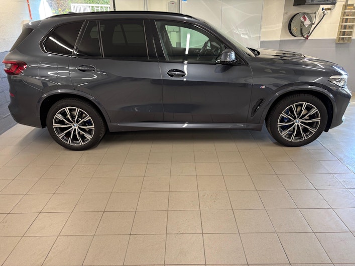 Vehicle image BMW X5