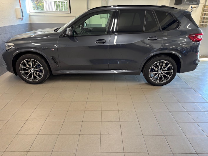Vehicle image BMW X5