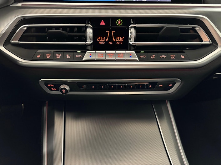 Vehicle image BMW X5