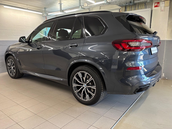 Vehicle image BMW X5