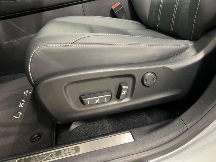 Vehicle image LEXUS RX