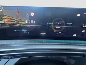 Peugeot 5008 e-Launch Edition AWD