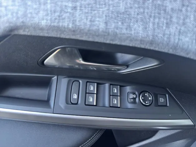 Peugeot 5008 e-Launch Edition AWD