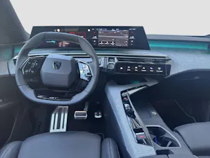 Peugeot 5008 e-Launch Edition AWD