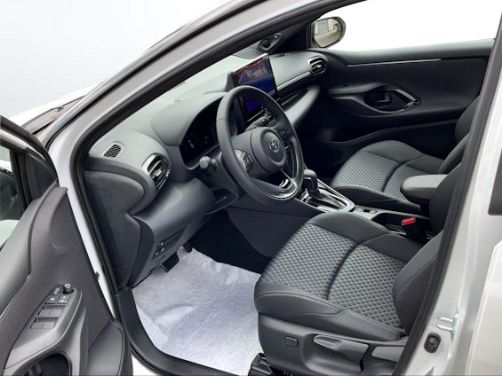 Vehicle image 3 Vehicle image 3