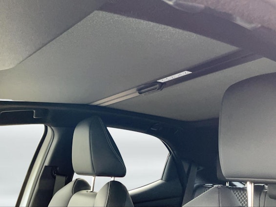 Vehicle image 17 Vehicle image 17