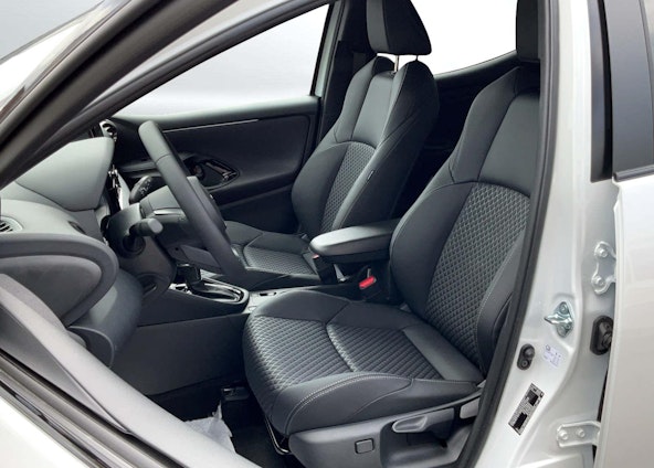 Vehicle image 4 Vehicle image 4