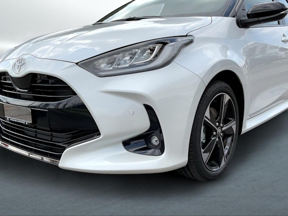 Vehicle image 18 Vehicle image 18