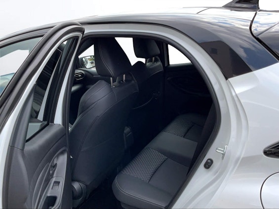 Vehicle image 9 Vehicle image 9