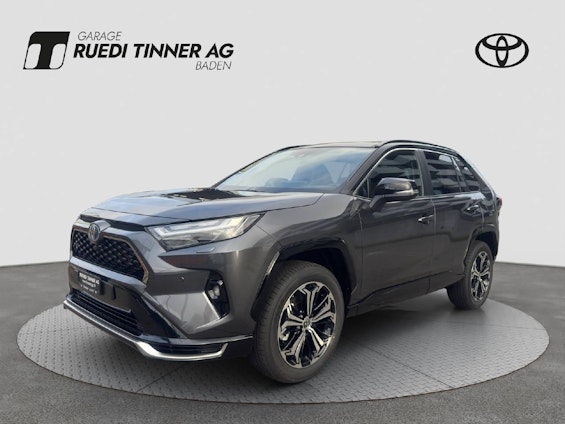 First vehicle image