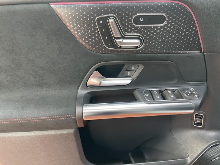 Vehicle image MERCEDES-BENZ EQA 350