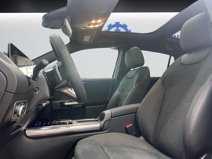 Vehicle image MERCEDES-BENZ GLA 250