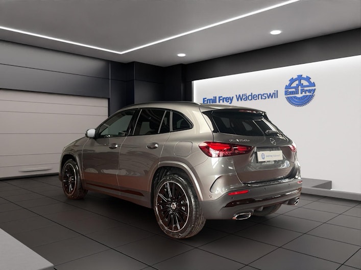 Vehicle image MERCEDES-BENZ GLA 250