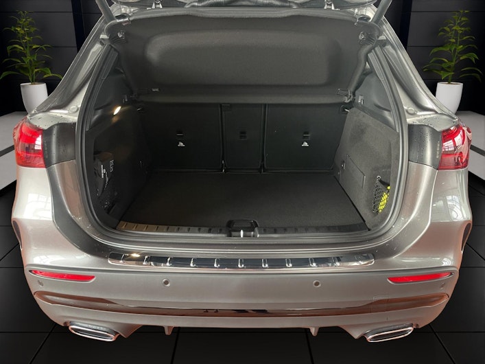 Vehicle image MERCEDES-BENZ GLA 250