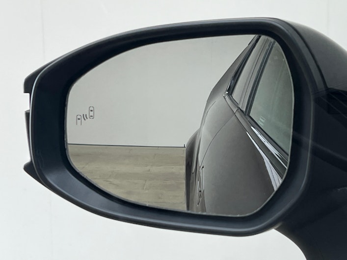 Vehicle image TOYOTA C-HR