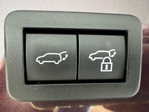 Vehicle image TOYOTA C-HR 2.0 HEV Trend 4x4