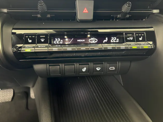 Toyota C-HR 2.0 HEV Trend 4x4 / Jetzt mit attraktivem 1.99% Leasing