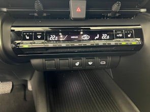 Vehicle image TOYOTA C-HR 2.0 HEV Trend 4x4