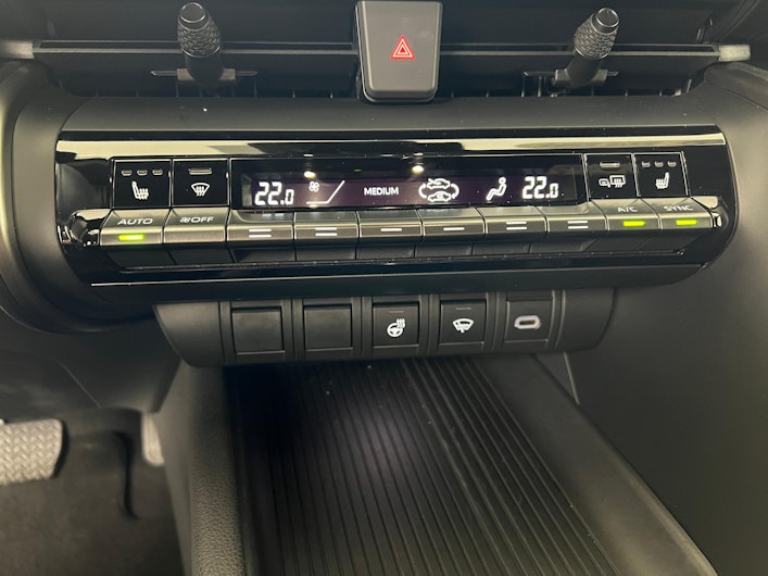 Vehicle image TOYOTA C-HR