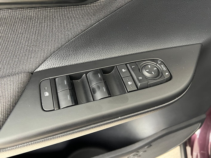 Vehicle image TOYOTA C-HR