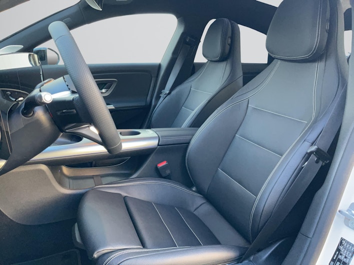 Vehicle image MERCEDES-BENZ CLA 350