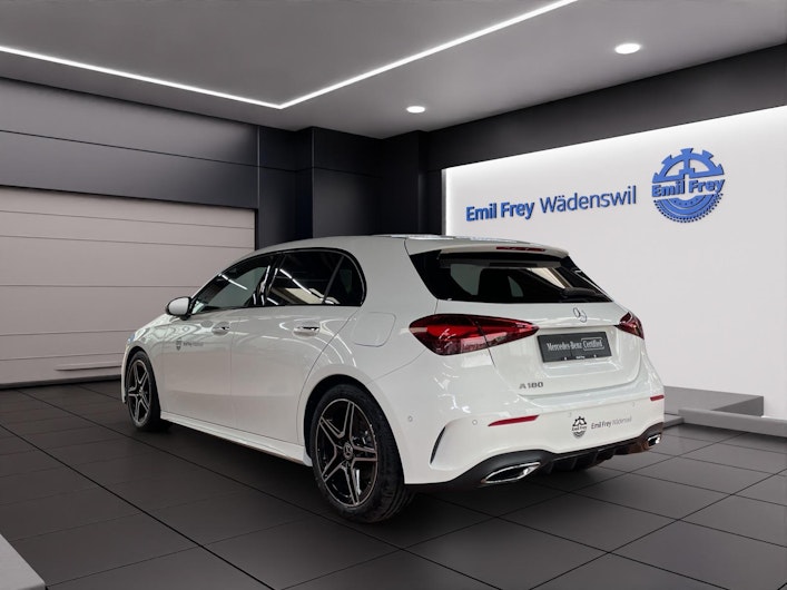 Vehicle image MERCEDES-BENZ A 180