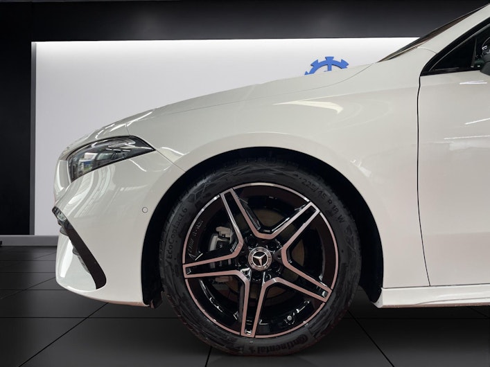 Vehicle image MERCEDES-BENZ A 180