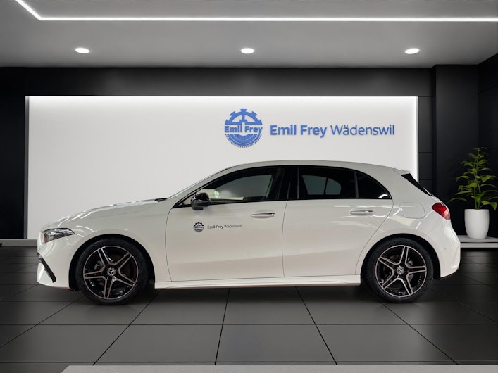 Vehicle image MERCEDES-BENZ A 180