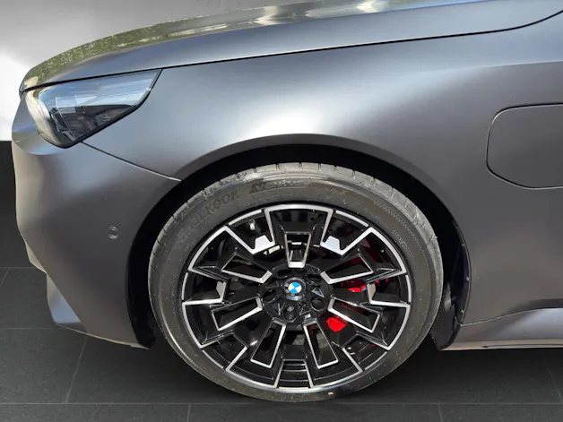 BMW M5 xDrive Touring