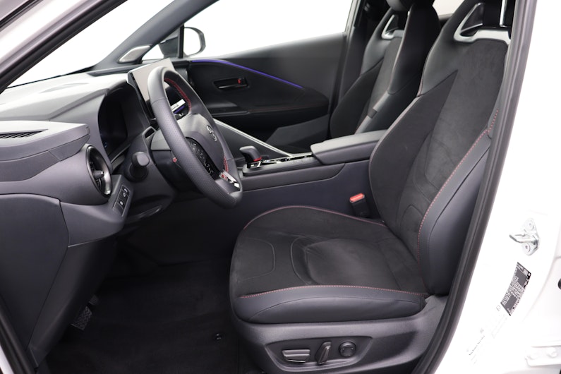 Vehicle image TOYOTA C-HR