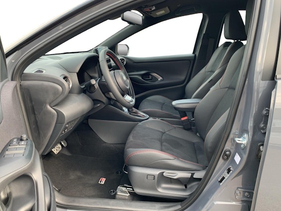 Vehicle image 8