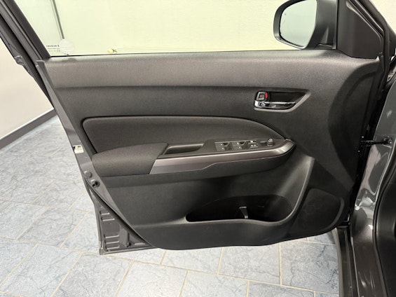 Vehicle image 10 Vehicle image 10