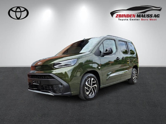 First vehicle image