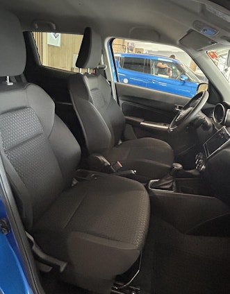 Vehicle image 15