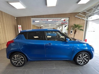 Vehicle image SUZUKI SWIFT 0