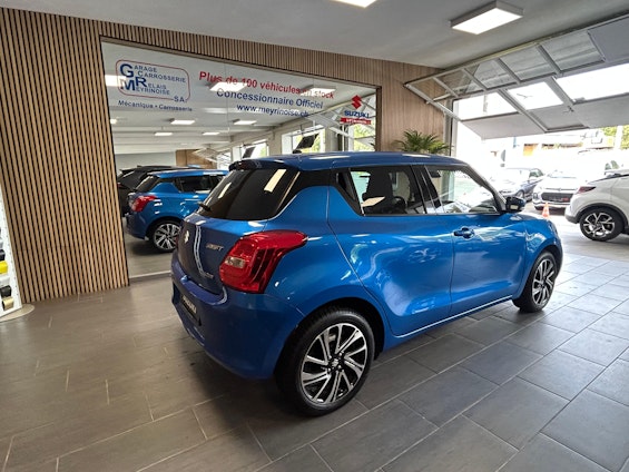Vehicle image 7