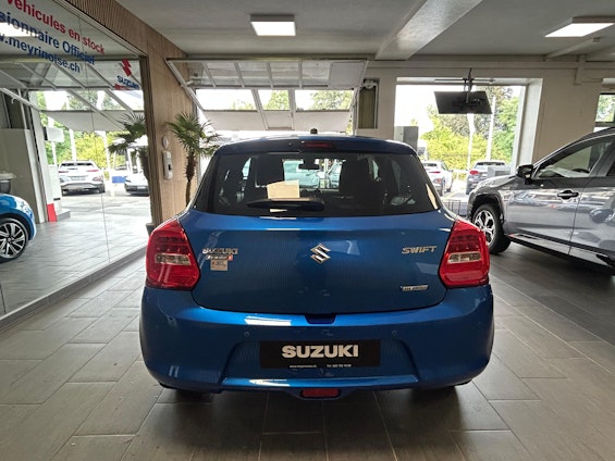 Vehicle image 6