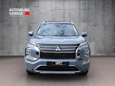 MITSUBISHI OUTLANDER 8