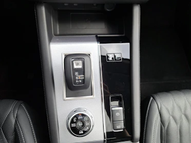 MITSUBISHI OUTLANDER 12