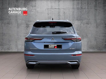 MITSUBISHI OUTLANDER 4