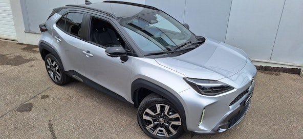 First vehicle image