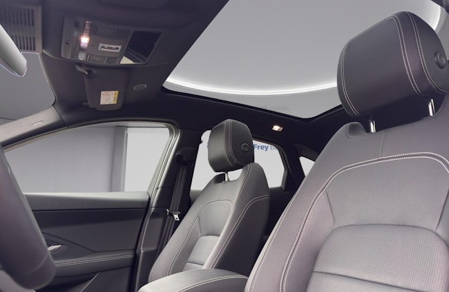 Vehicle image 17 Vehicle image 17