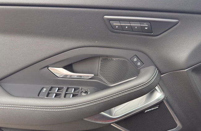 Vehicle image 8 Vehicle image 8