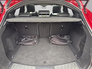 Vehicle image JAGUAR E-Pace 1.5 T 300e R-Dynamic SE AWD Plug In Hybrid inkl. Anhängerkupplung